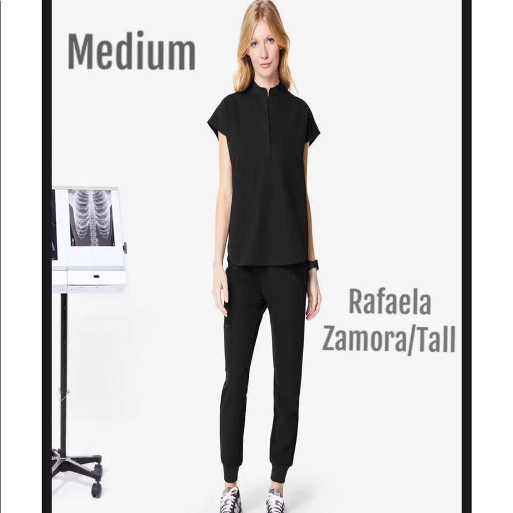 SOLD —Medium TALL black figs scrub set